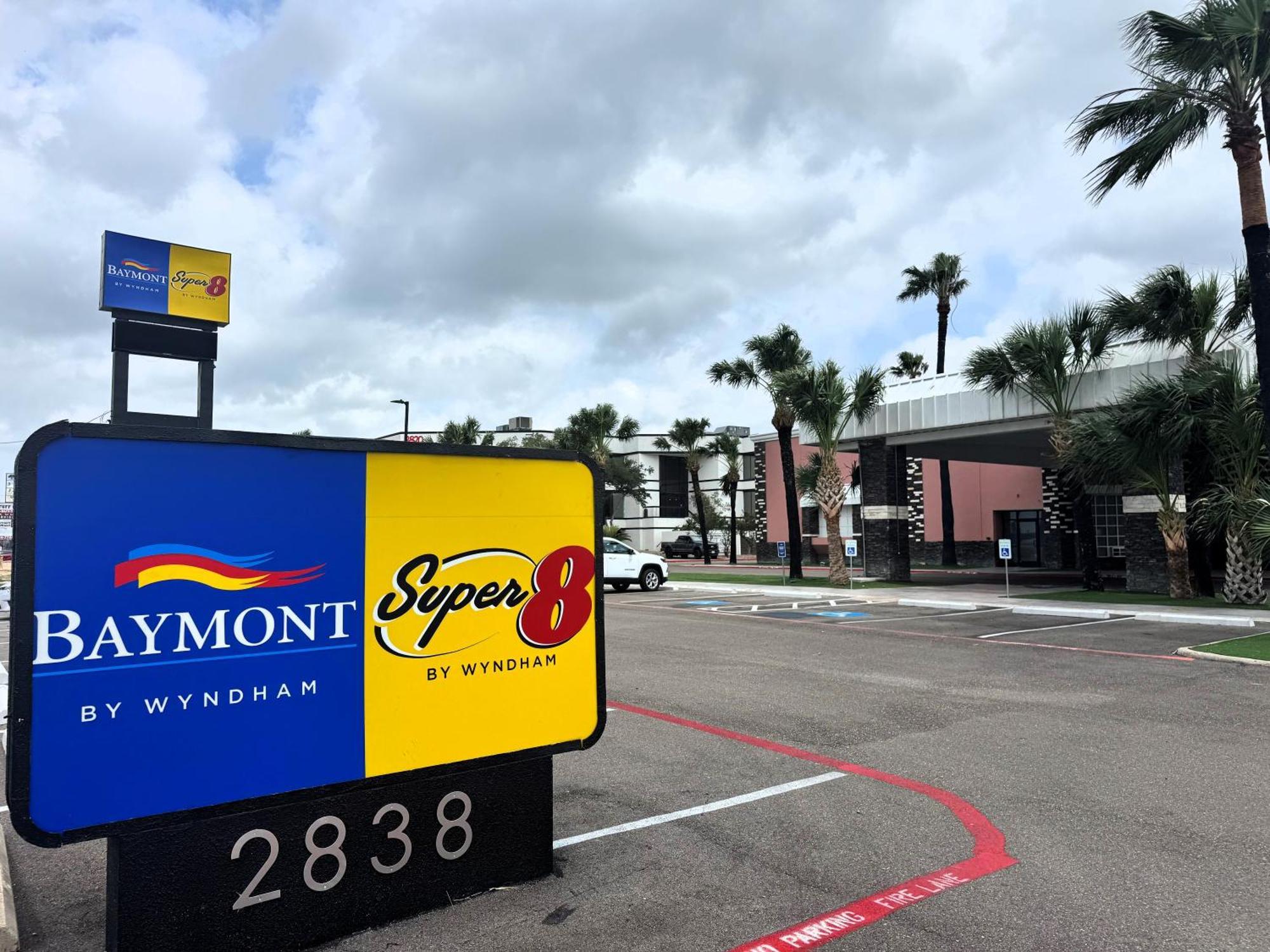 Super 8 By Wyndham Corpus Christi Airport Hotel Exterior foto