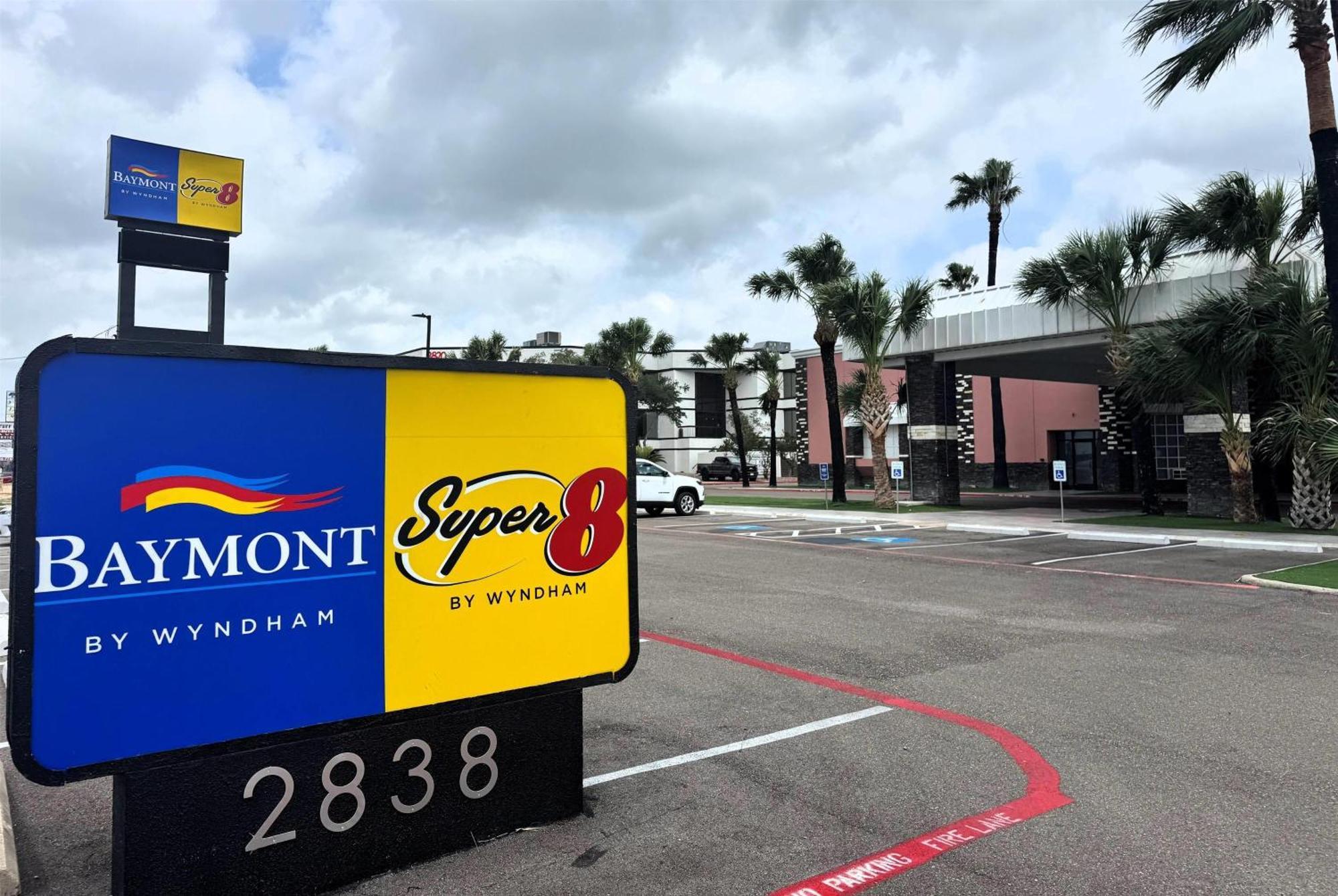 Super 8 By Wyndham Corpus Christi Airport Hotel Exterior foto